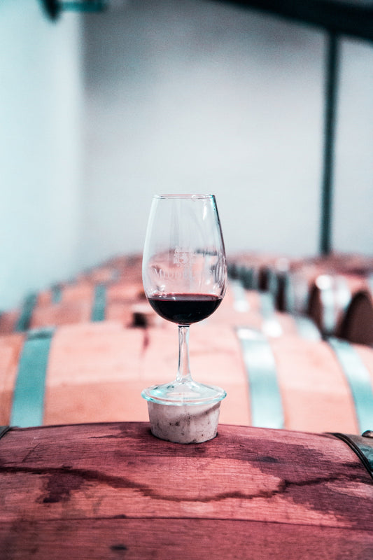 Vinificación en Crianza: Añadiendo Complejidad y Elegancia al Vino
