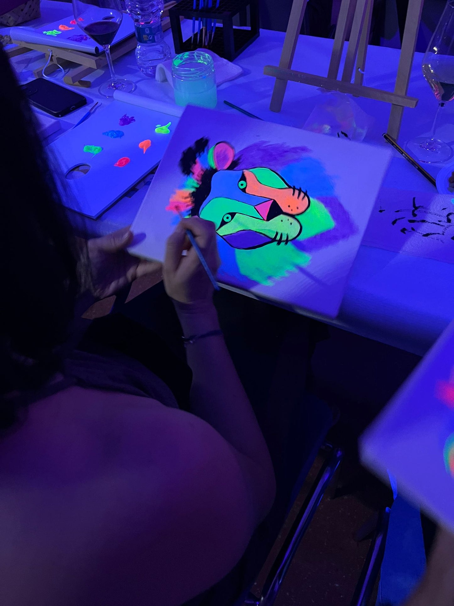 Taller Glow & Wine Kiwiki - 19/10/24 - (AGOTADO)